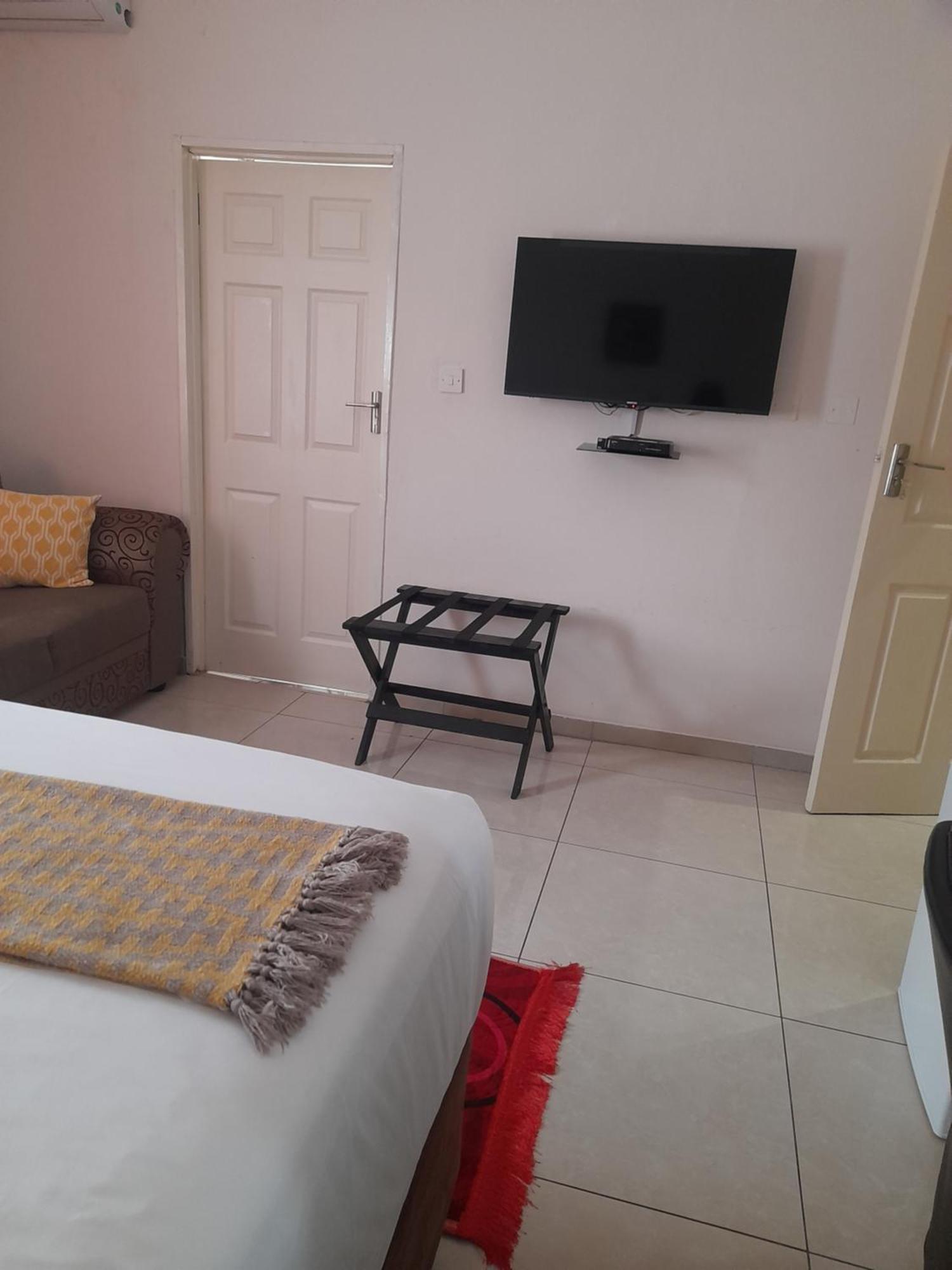 Rest & Digest Serowe Exterior foto
